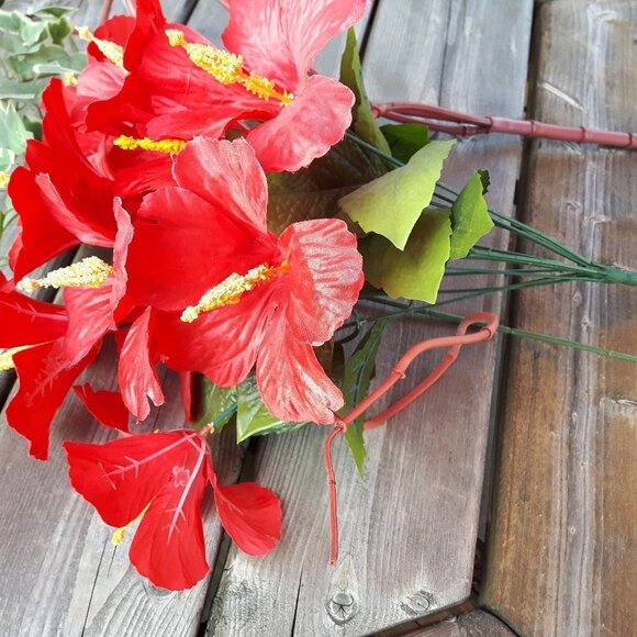 Lot of Fake Flowers Faux Floral bouquet - Picture 2 of 6